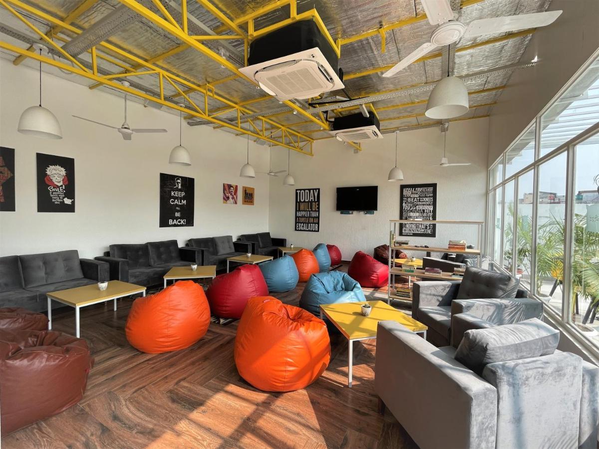 Bedzzz Varanasi By Leisure Hotels, 1 Km From Dashwasamedh Ghat Екстериор снимка