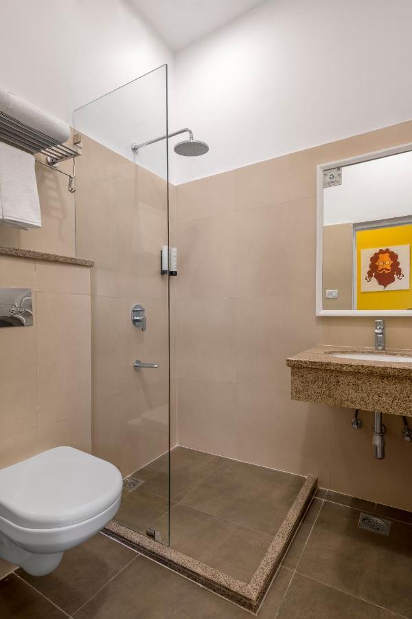 Bedzzz Varanasi By Leisure Hotels, 1 Km From Dashwasamedh Ghat Екстериор снимка